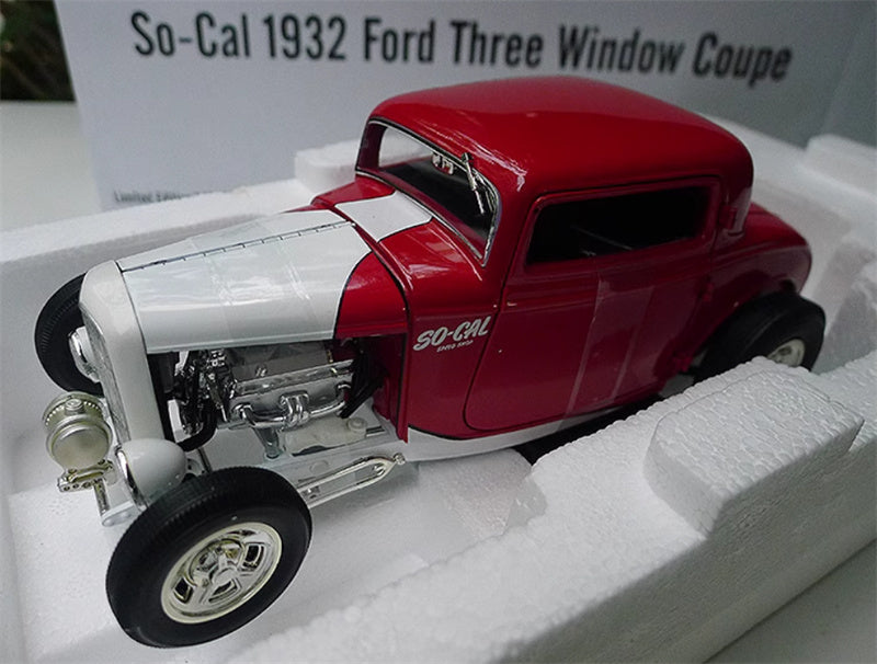 ACME So-Cal 1932 Ford Three Window Coupe red Limited Edition 1:18 Car Pre-built Model