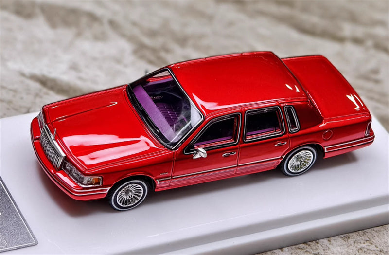 MK Miniatures Lincoln Town Car 1992 Red 1:64 Car Pre-built Model view7