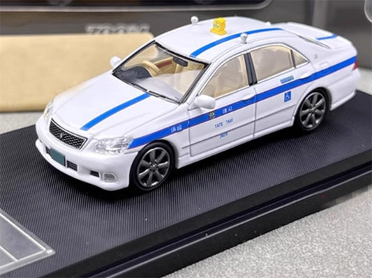 ZOOM Toyota Crown 12th generation Athlete GRS184 White taxi 1:64 Car Pre-built Model view1