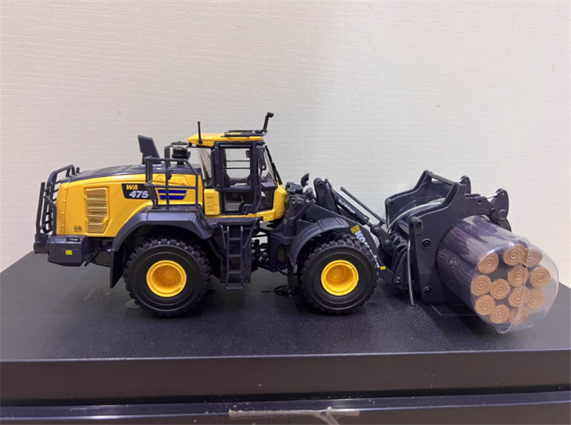 Universal Hobbies Komatsu WA475-10 with wood grapple 1/50 Truck Pre-built Model