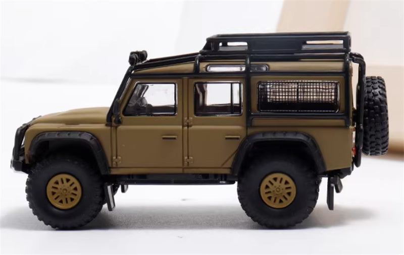 Master & Decode Land Rover Defender 110 4X4 modified military green yellow 1:64 Car Pre-built Airliner Model Display view3