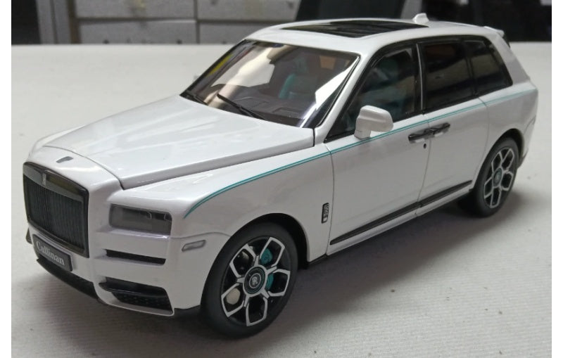 1:18 Cullinan Rolls-Royce BB wheel Limited Edition 200PCS ONLY White blue double waistline Diecast Model view1