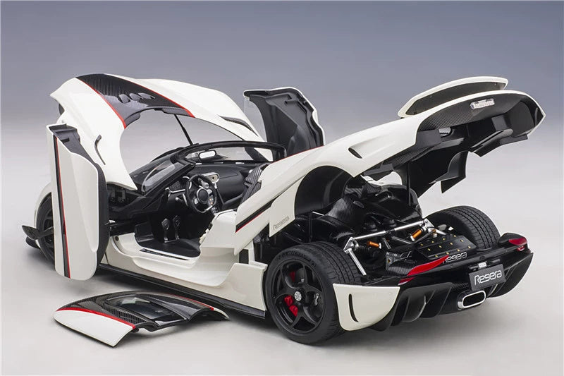 AUTOART KOENIGSEGG REGERA Car white 1:18 Resin car
