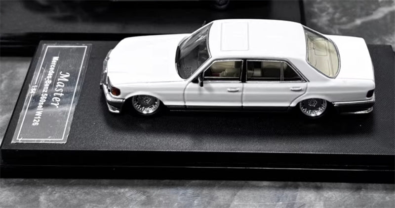 Master Mercedes Benz 560SEL W126 white Low lying version 1:64 Car Pre-built Airliner Model Display view3