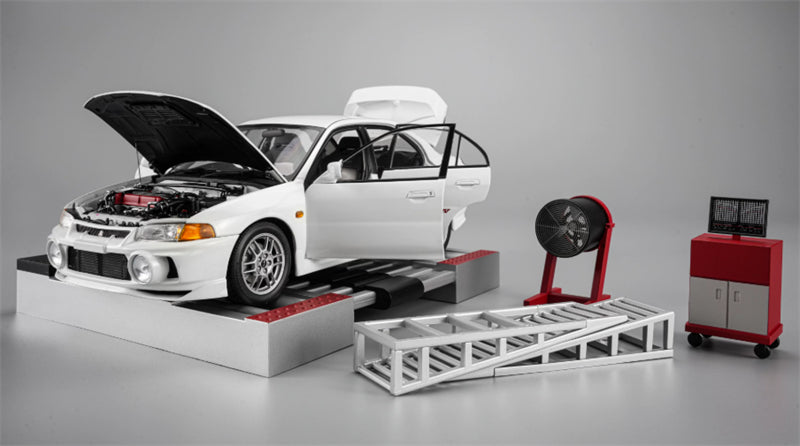 1:18 Mitsubishi Lancer Evolution IV GSR  Scotia White W / Dyno MOTORHELIX Limited Edition 999PCS ONLY DIECAST Model
