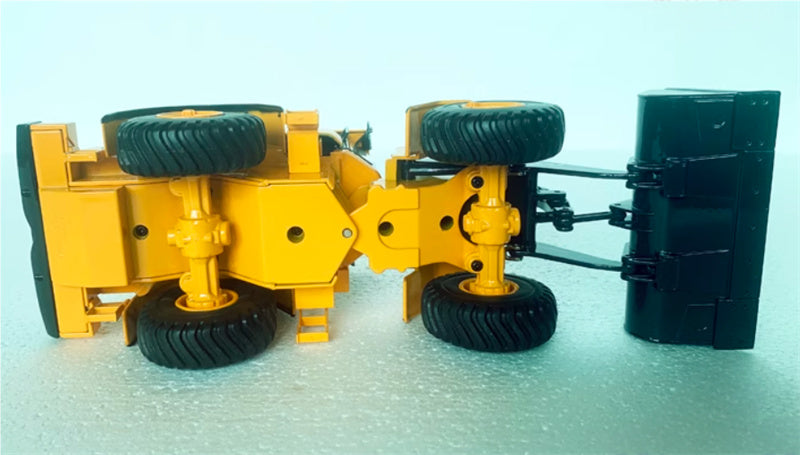 HITACHI HL960 CONSTRUCTION EQUIPMENT WHEEL LOADER Limited Collectors Edition 1:35 Truck Pre-built Model