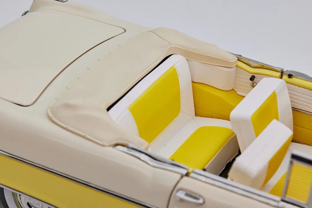 Sun Star 1:18 1955 Pontiac Star Chief Open Convertible diecast model yellow