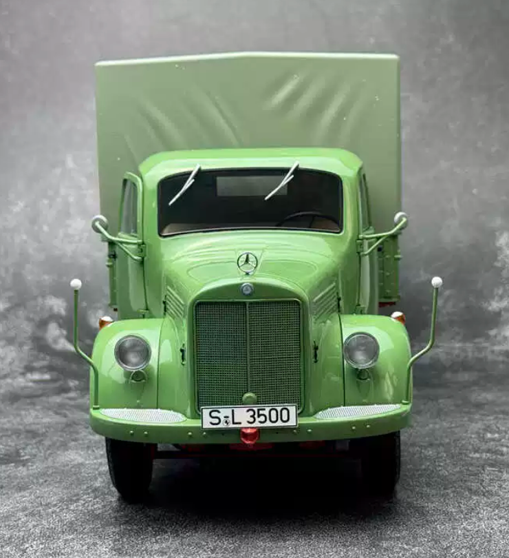1:18 Mercedes-Benz L3500  Green  Schuco  DIECAST car Model