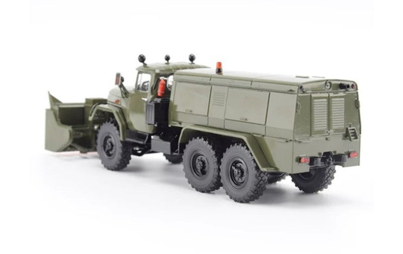 1:43   DE-210 (ZIL-131) StartScaleModels   ABS Model