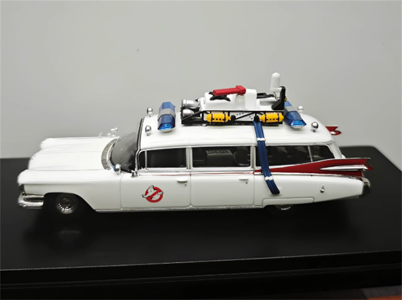 YS Model Cadillac Miller Ecto-1 first generation White 1:64 Car Pre-built Model view3