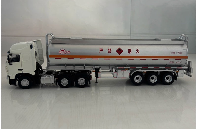 Sinotruk HOWO T7H oil tanker truck White mangao 1:36 Truck Pre-built Airliner Model Display view5