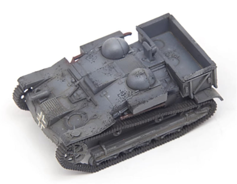 S-MODEL UE tractor German army captures armored transport vehicle 1:72 Tank Pre-built Model
