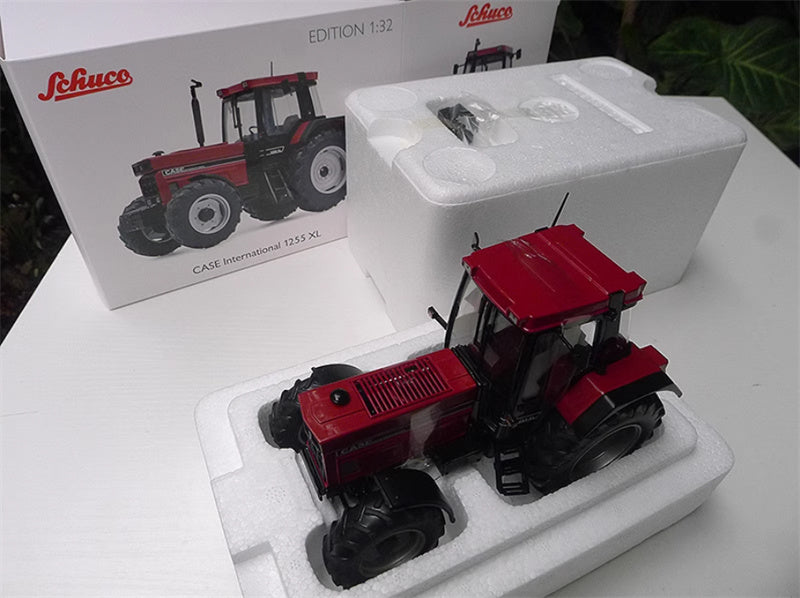 Schuco CASE International 1255 XL Tractor Red 1:32 Truck Pre-built Model