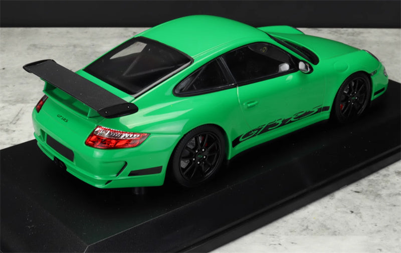 MINICHAMPS Porsche 911 GT3 RS dark green 1:18 Car Pre-built Model view2