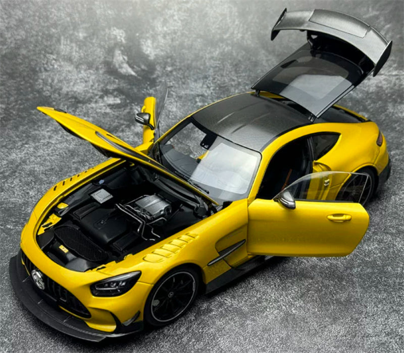 1:18 Mercedes-Benz AMG GT BLACK SERIES  yellow MINICHAMPS  DIECAST Model