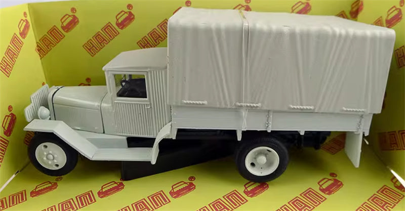 HAW 3NC-42M 5Bmer Soviet Union Russian military truck Off white 1:43 Tank Pre-built Model