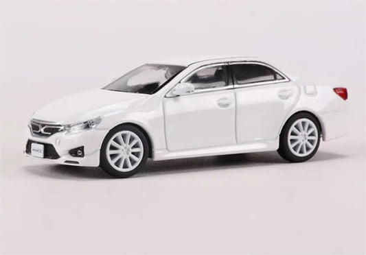 GCD Toyota Mark X White RHD 1:64 Car Pre-built Model view1