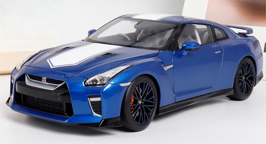 Motorhelix Nissan GTR-R35 50th Anniversary Edition Bayshore Blue Limited Edition 499PCS ONLY 1:18 Car Pre-built Model view1