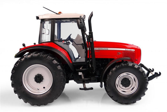 Universal Hobbies Massey Ferguson 8250 Agricultural tractor 1:32 Truck Pre-built Model