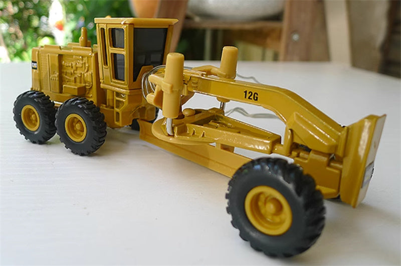 Norscot cat Gift Set ( Challenger 45 Agricultural Tractor/D25D Articulated Truck/12G Motor Grader) 1:64 Truck Pre-built Model