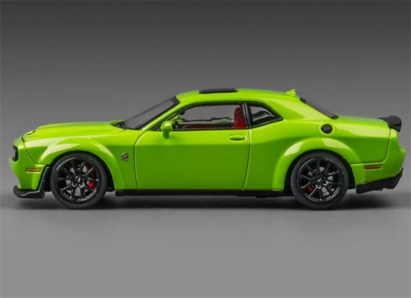 1:64 Dodge Challenger SRT Hellcat Limited Edition 699pcs ONLY  Green Stance Hunters DIECAST Model