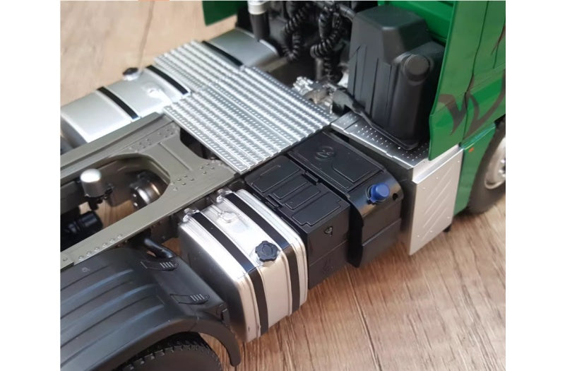 Sinotruk Sitrak G7H tractor Postal customized version Green 1:24 Truck Pre-built Airliner Model Display view2