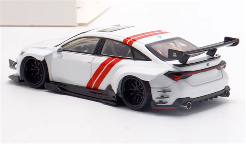 LeManFang Toyota Avalon Mk4 XX50 Wide Body white 1:64 Car Pre-built Model view2