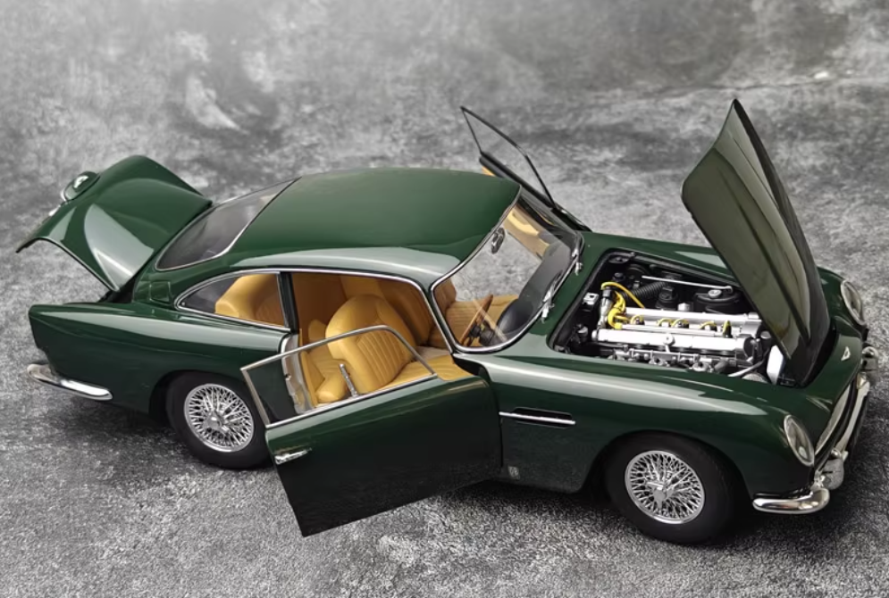 AUTOART Aston Martin DB5 Green 1:18 Car Pre-built Model view12