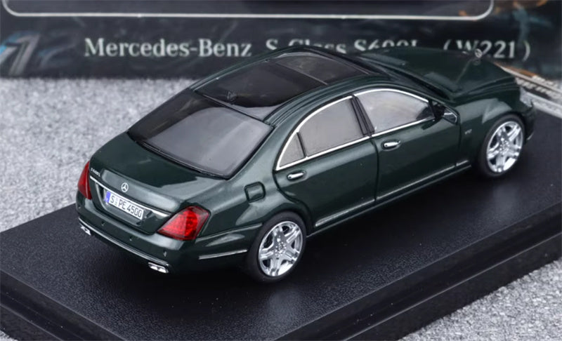 MOTORHELIX Mercedes Benz S-Class S600L W221 Green Limited Edition 499PCS ONLY 1:64 car Pre-built Model view4