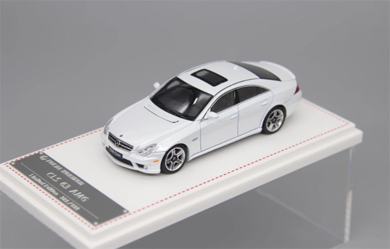 Focal Horizon Mercedes BENZ CLS63 AMG first generation C219 white Limited Edition 999PCS ONLY 1:64 Car Pre-built Model view1