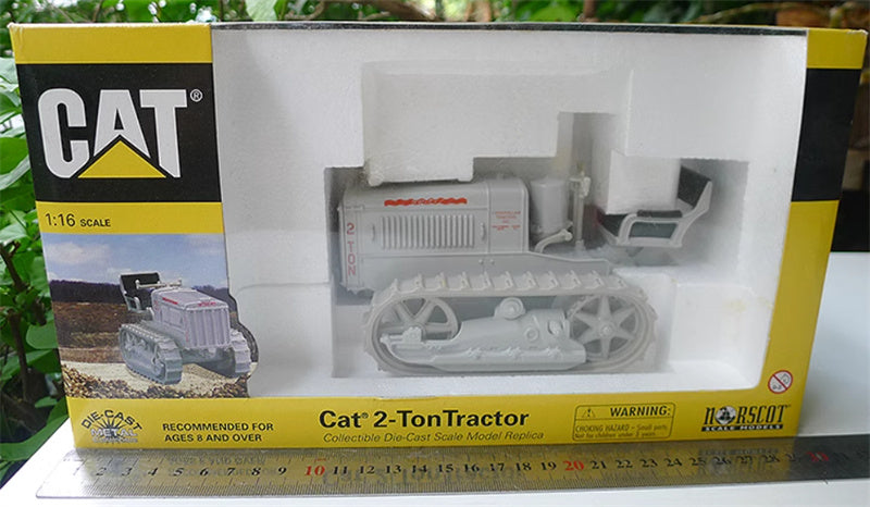 Norscot cat 2-TON tracked classical agricultural tractor Light gray 1:16 Truck Pre-built Model