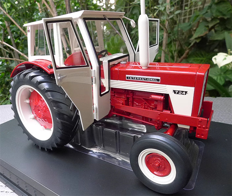 REPLICAGRI Case IH 724 International Agricultural Tractor 1:16 Truck Pre-built Model