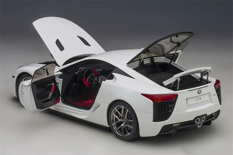 AUTOART LEXUS LFA Car white 1:18 DIECAST car