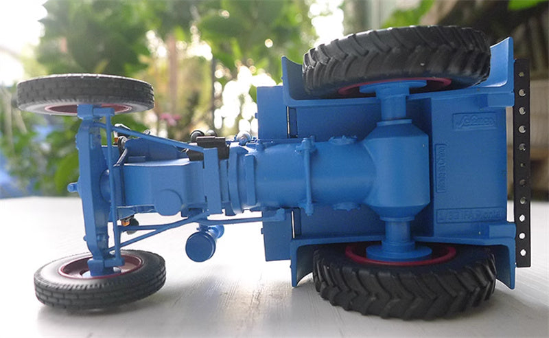 SCHUCO IFA Pionier blau European classical tractor 1:32 Truck Pre-built Model