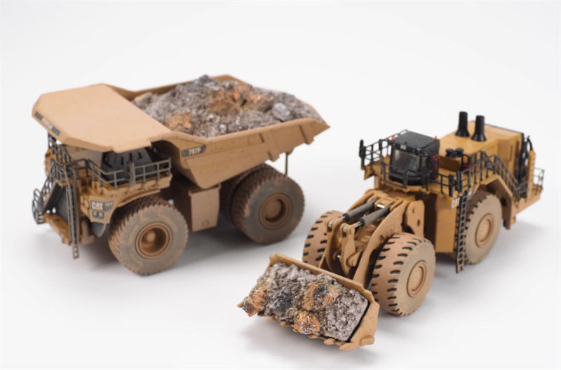 CATERPILLAR 994K Wheel Loader & 797 Mining Truck muddy scene set Limited Edition 1500PCS ONLY 1:125 Truck Pre-built Model