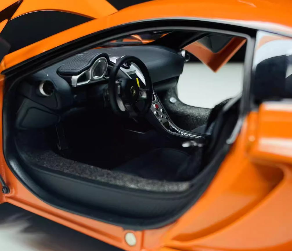 AUTOART McLaren MP4-12c Orange 1:18 Car Pre-built Model view11