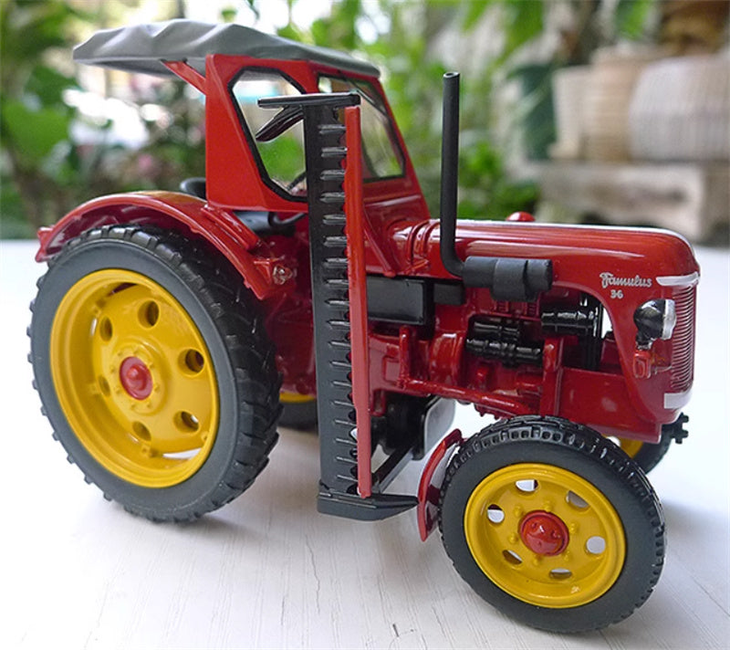 SCHUCO Famulus RS 14 36 European Classic Tractor red 1:32 Truck Pre-built Model