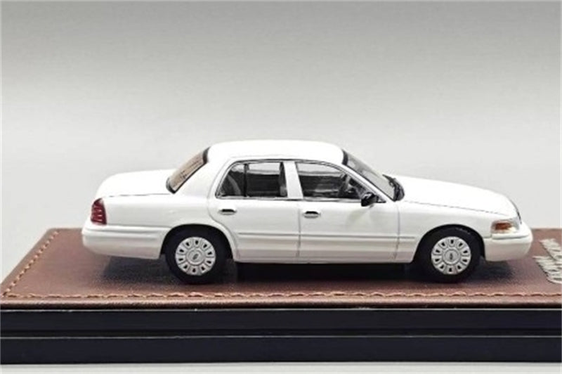 1:64 Ford Crown Victoria White with Silver Wheels GOC DIECAST Limited Edition 799pcs ONLY Model