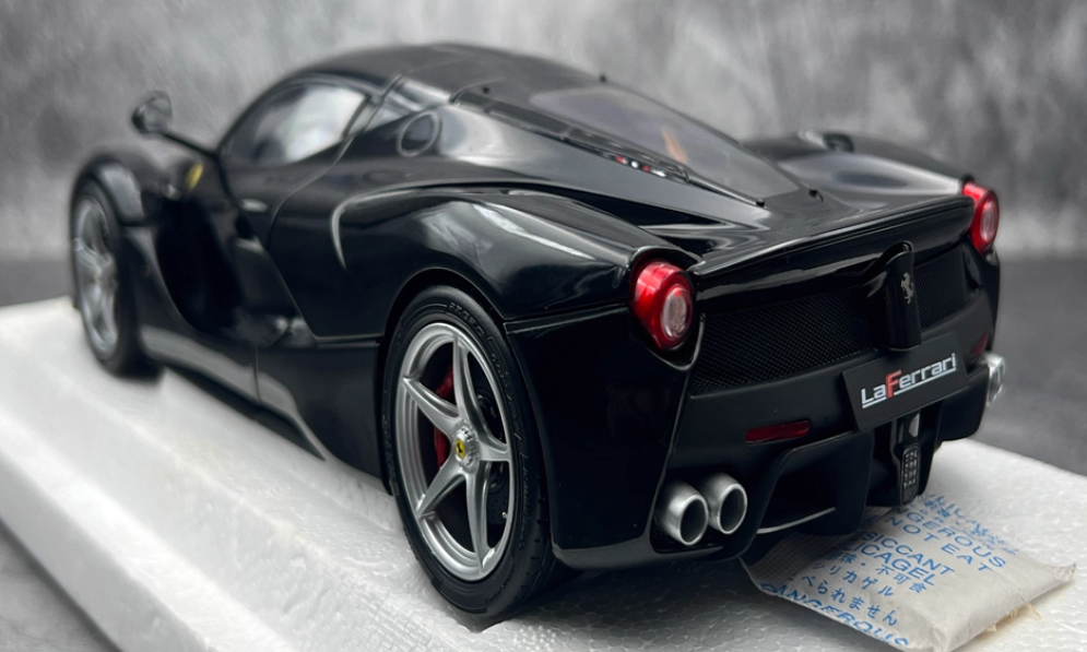 BBR MODELS Ferrari LaFerrari black hardtop 1:18 Car Pre-built Model view8