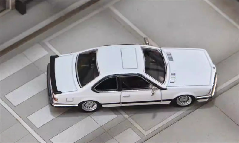 SW BMW E24 635 CSI wide body modified white Limited Edition 999PCS ONLY 1:64 car Pre-built Model view5