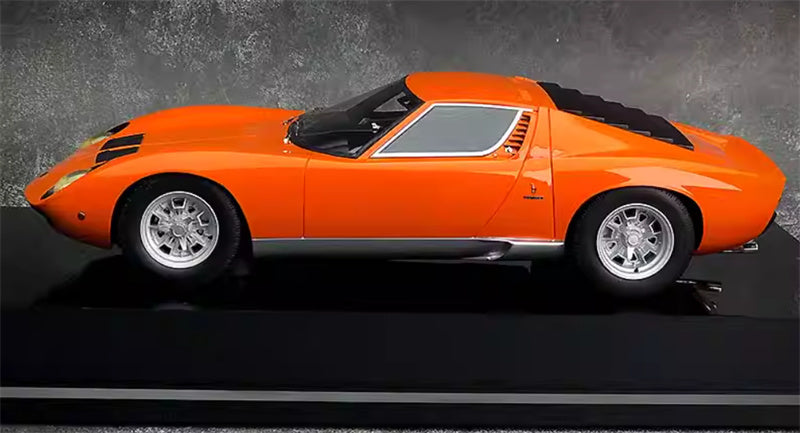 AMALGAM Lamborghini Miura P400 SV orange 1:18 Car Pre-built Model view11