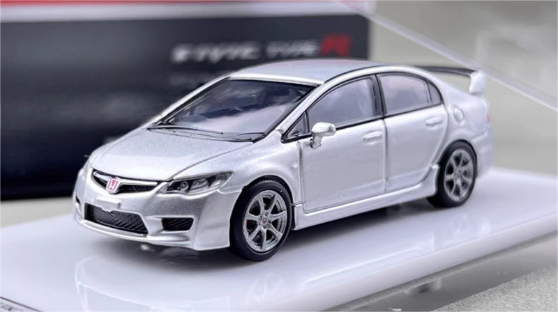 MOTORHELIX The hood can be opened, and a hubcap is included. 1:64 car Pre-built Model view7