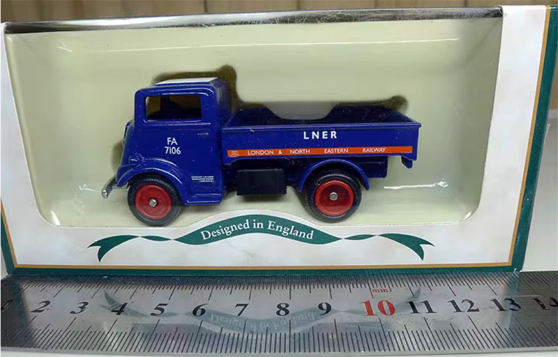 CORGI 7V Truck LNER dark blue 1:76 Truck Pre-built Model