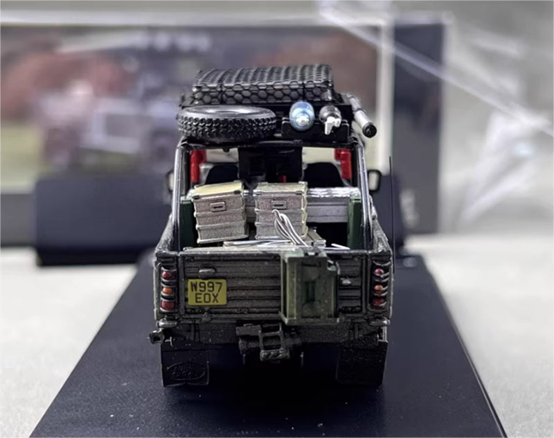 SW Land Rover Defender 110 Silver Grey Muddy Edition 1:64 car Pre-built Model view7