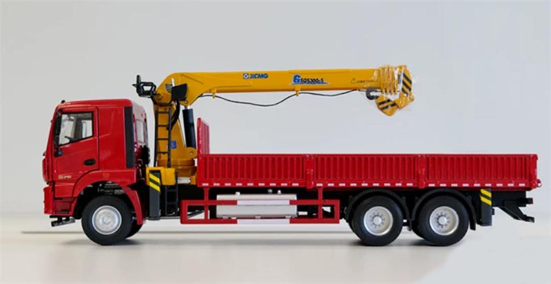 1:35   G SQS350-5 XCMG  Red/Yellow Diecast Model
