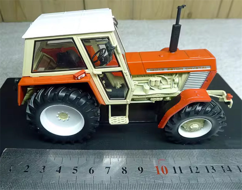 Universal Hobbies Zetor Crystal 12045 agricultural tractor Museum Edition Orange red 1:32 Truck Pre-built Model