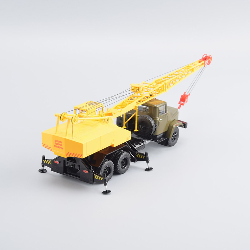 StartScaleModels Russian Mechanized Loading and Unloading Engineering Vehicle Model Electric Crane KS-4561 1:43 Truck Pre-built Model
