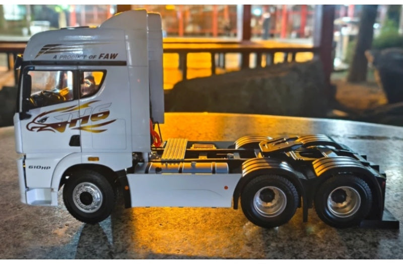 FAW Jiefang JH6 tractor White Overseas Edition 1:24 Truck Pre-built Airliner Model Display view5