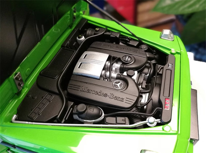 Autoart Mercedes Benz G500 4×4² Green 1/18 DIECAST CAR