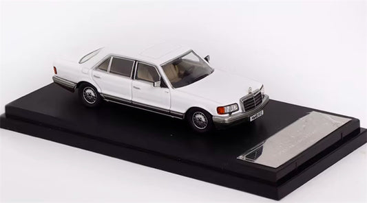Master Mercedes Benz 560SEL W126 White regular version 1:64 Car Pre-built Airliner Model Display view1